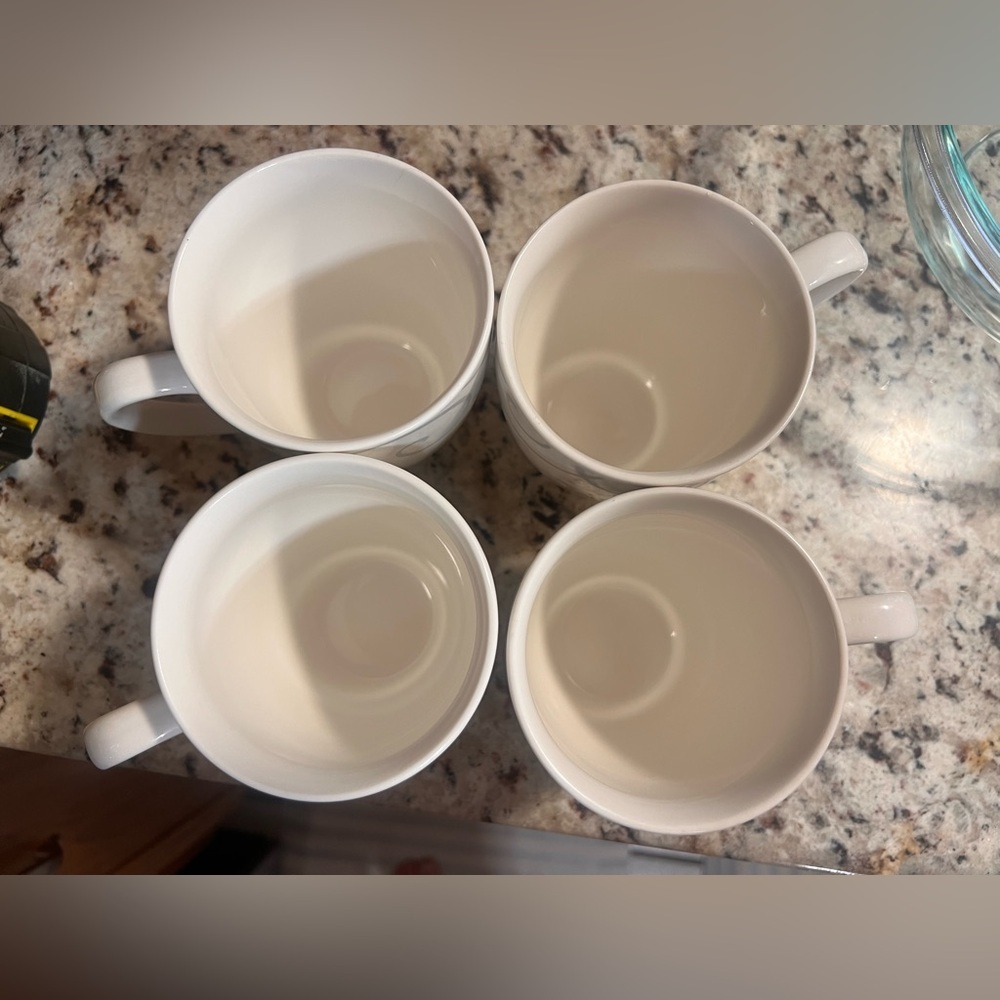 Oneida Classic White Mug Set